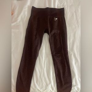 Gym shark maroon leggings